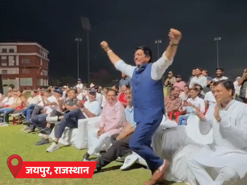 भारत के वर्ल्ड चैंपियन बनने पर देशभर में जश्न:आतिशबाजी के साथ नाचे समर्थक, तिरंगा लेकर सड़कों पर उतरे लोग