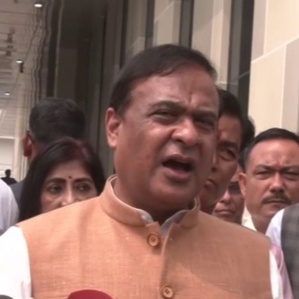 असम में 40 लाख महिलाओं के खाते में ₹9000 ट्रांसफर:4 महीनों का पैसा एक साथ भेजा गया, सीएम बोले-चुनाव से इसका कोई लेनादेना नहीं